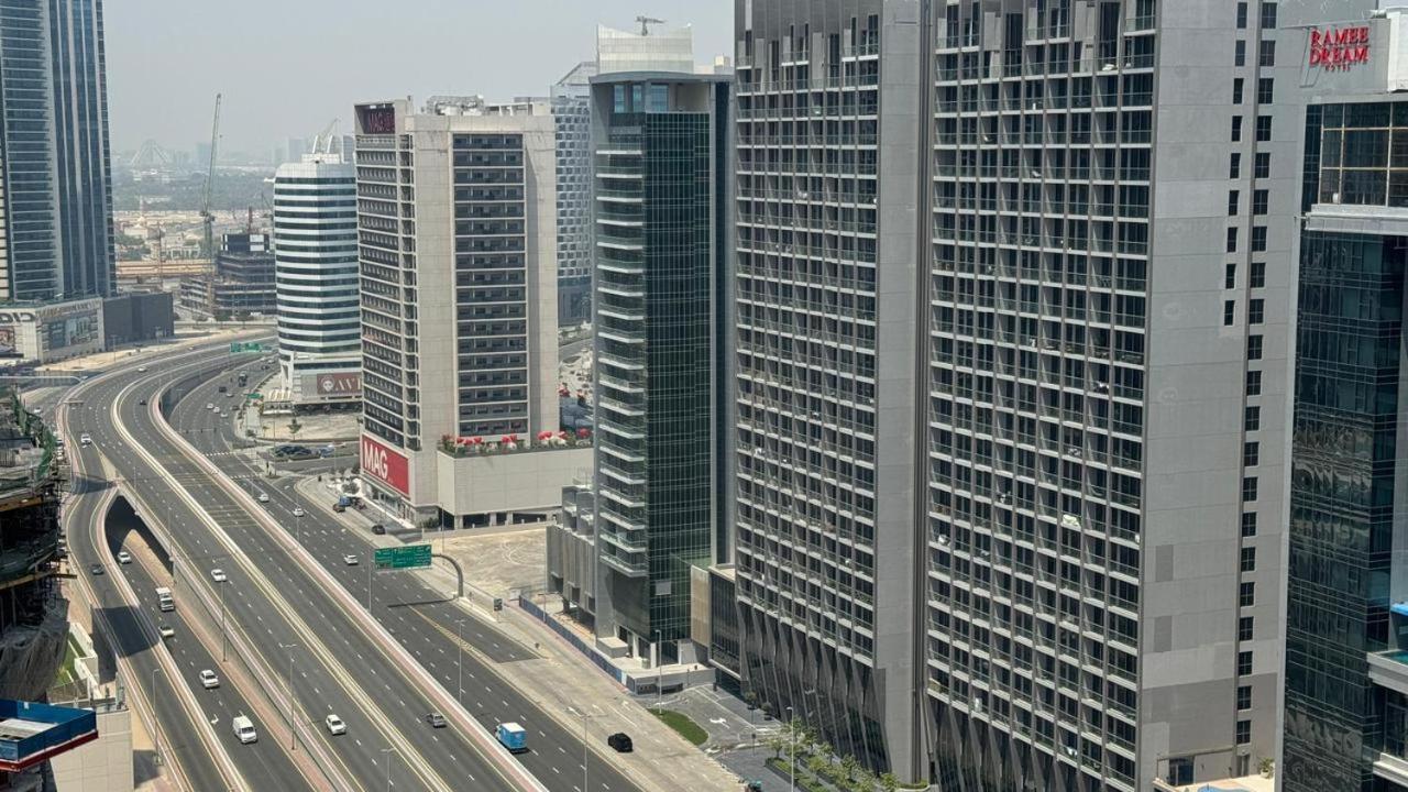 Magnificent - Damac Distinction Downtown Apartment ดูไบ ภายนอก รูปภาพ